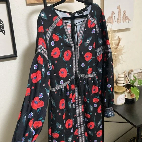 Flower Dress 🌹 - Picture 2 of 7